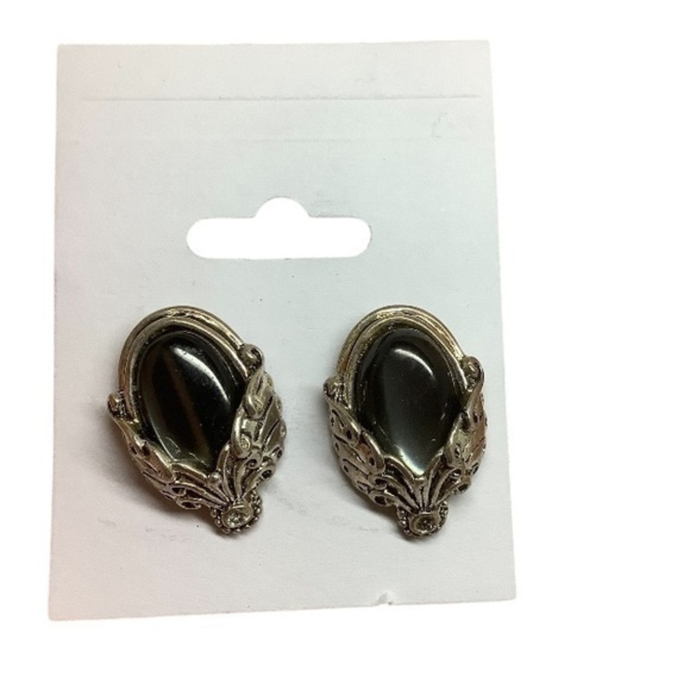 NWOT Large Silver tone stud Earrings